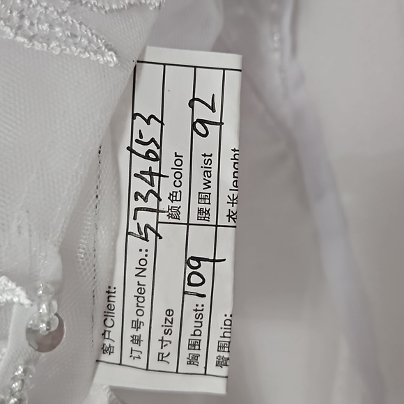 New Gorgeous Wedding Gown - Picture 16 of 17